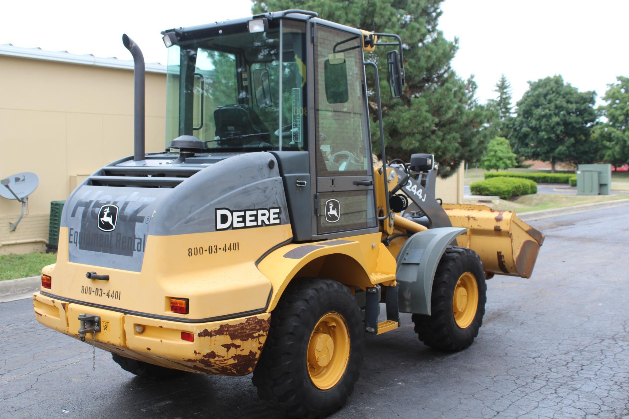 2014 JD 244J wheel loader