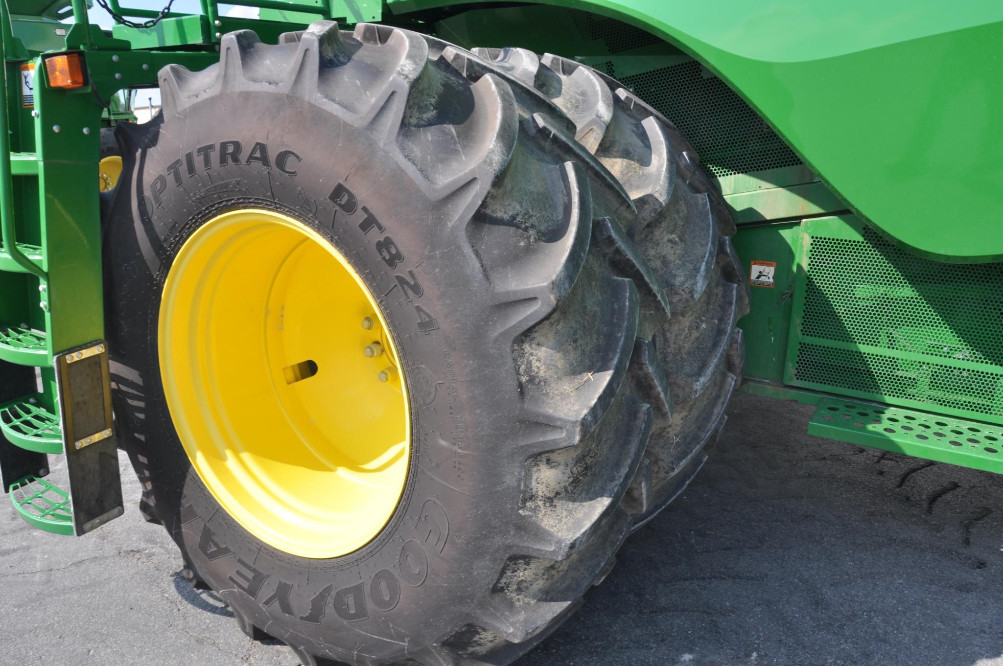 2016 JD S680 4wd combine