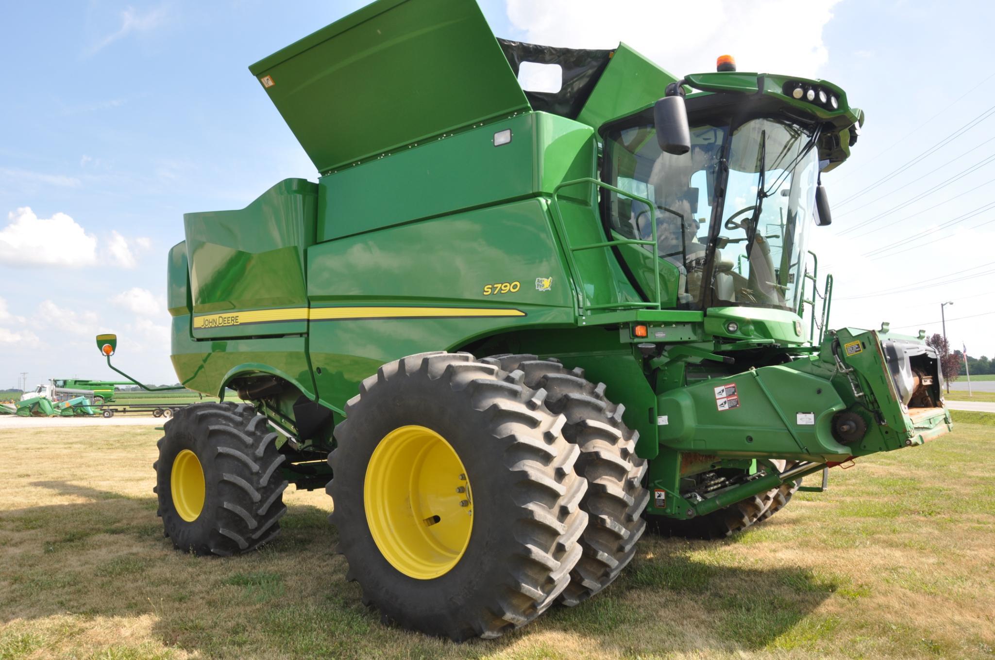 2018 JD S790 4wd combine