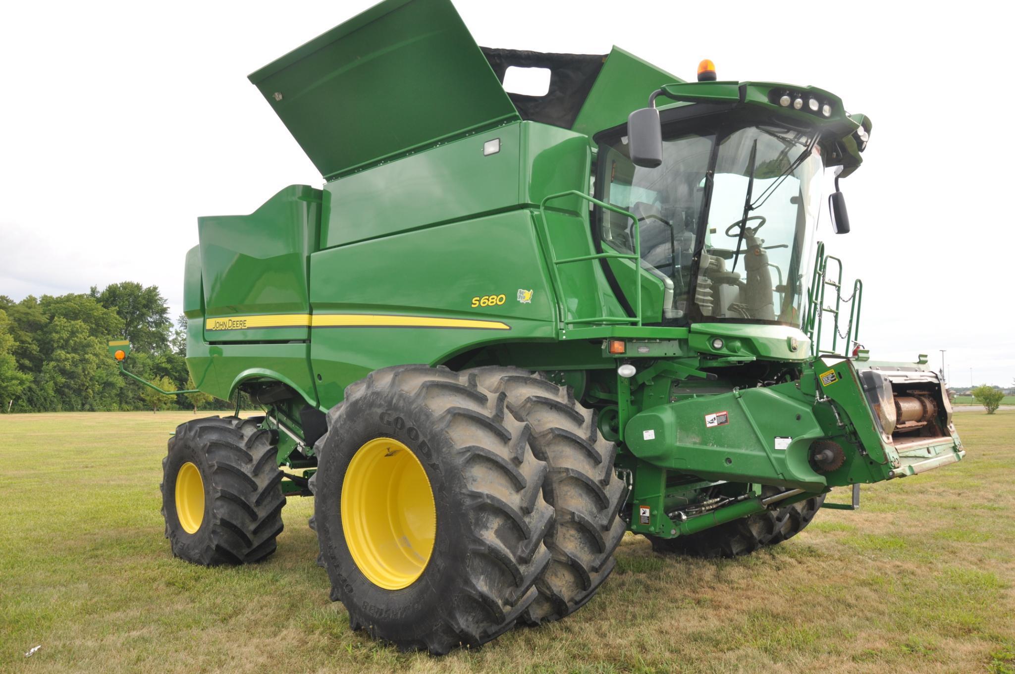 2016 JD S680 4wd combine