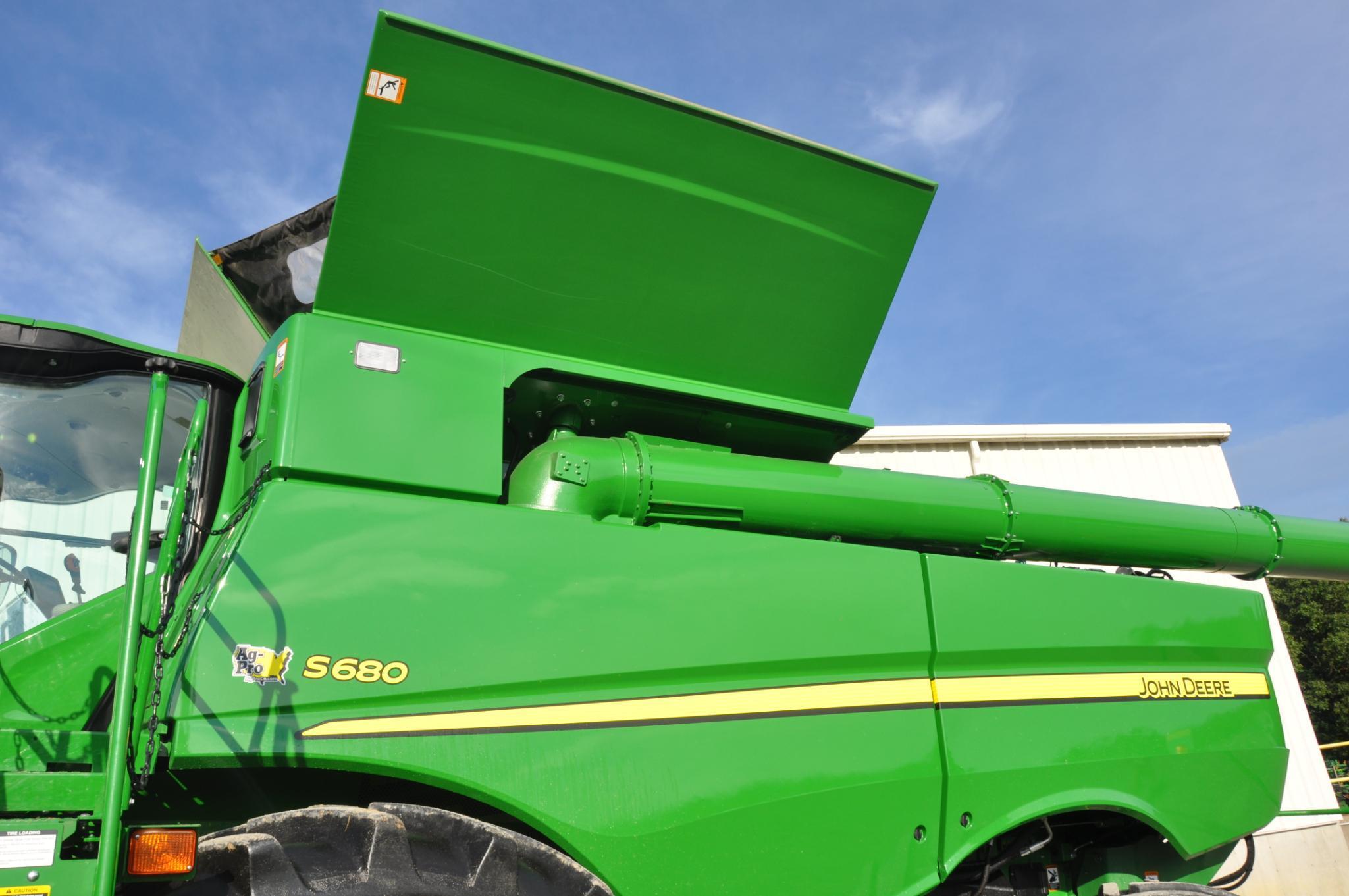 2017 JD S680 4wd combine