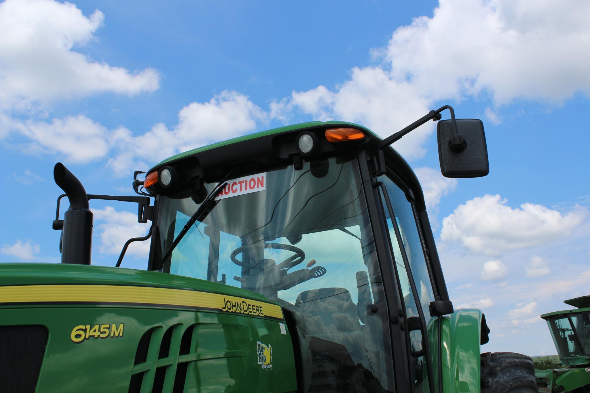 2017 JD 6145M MFWD tractor