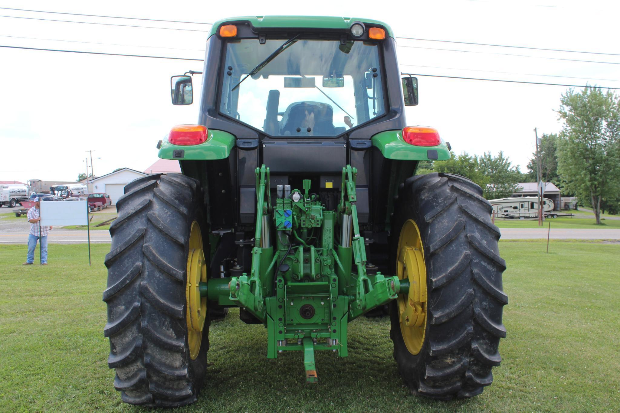 2017 JD 6145M MFWD tractor