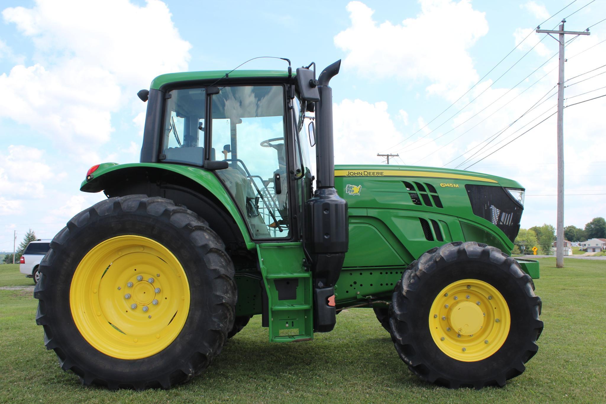 2017 JD 6145M MFWD tractor