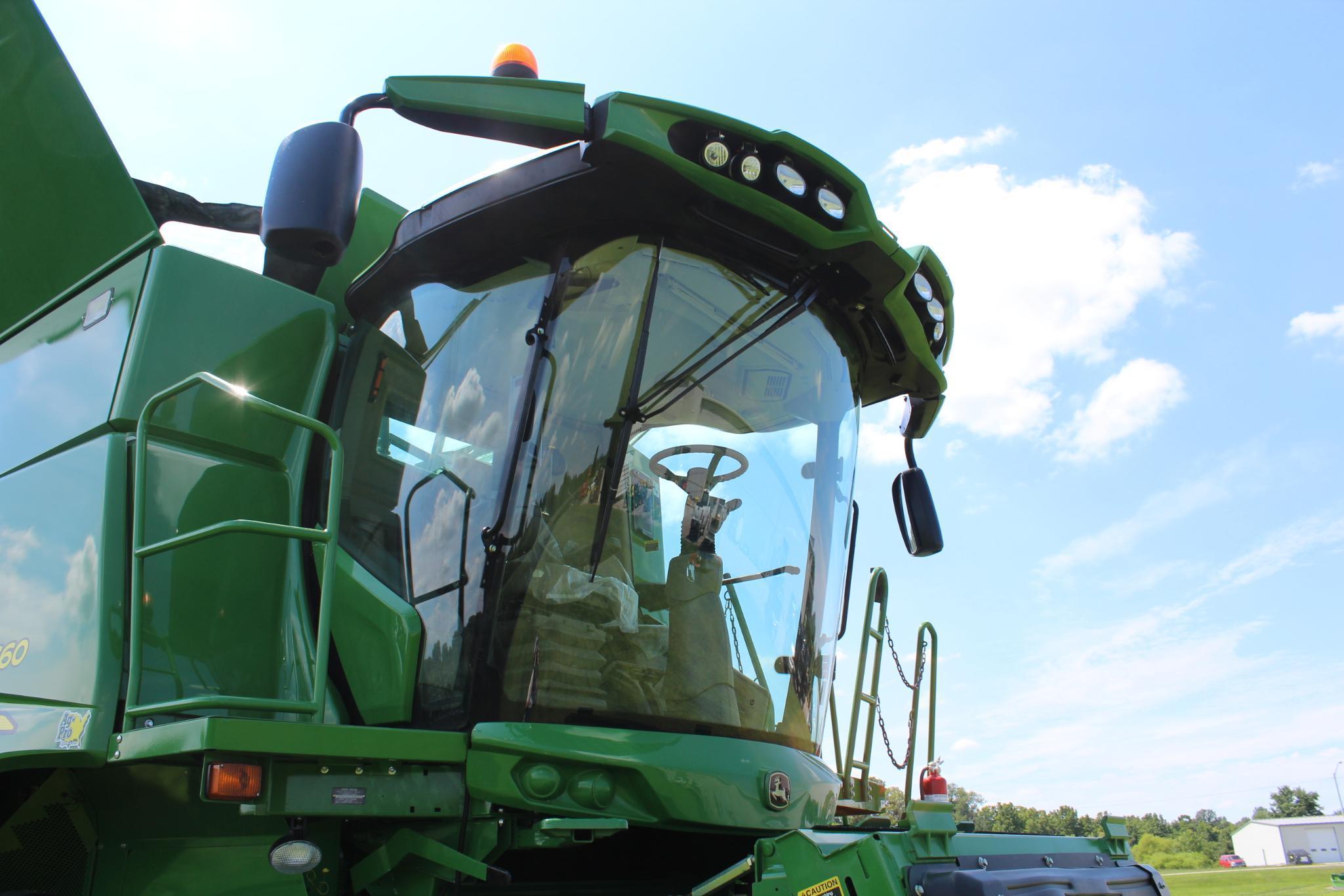 2015 JD S660 2wd combine