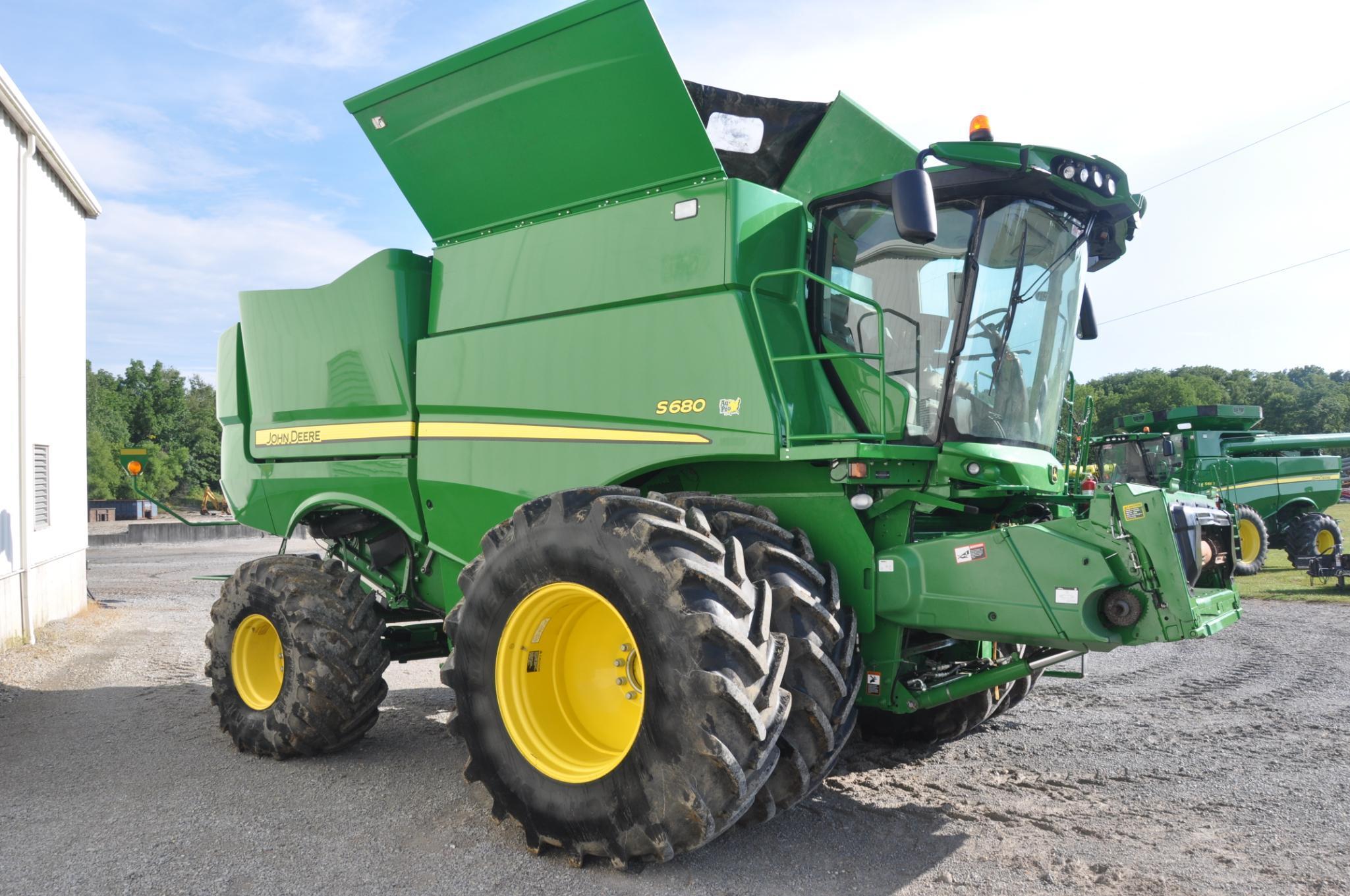 2015 JD S680 4wd combine