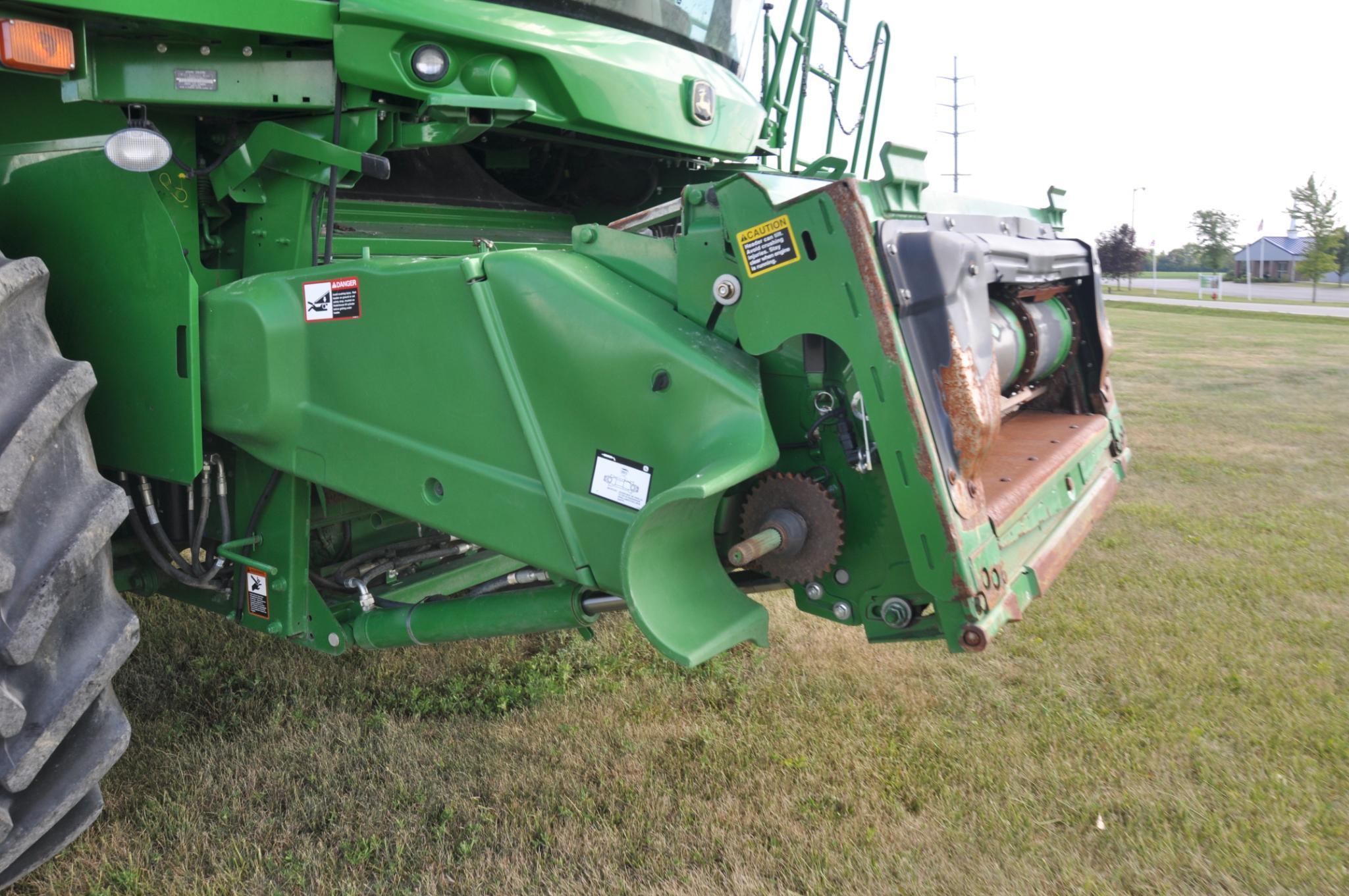 2014 JD S690 4wd combine