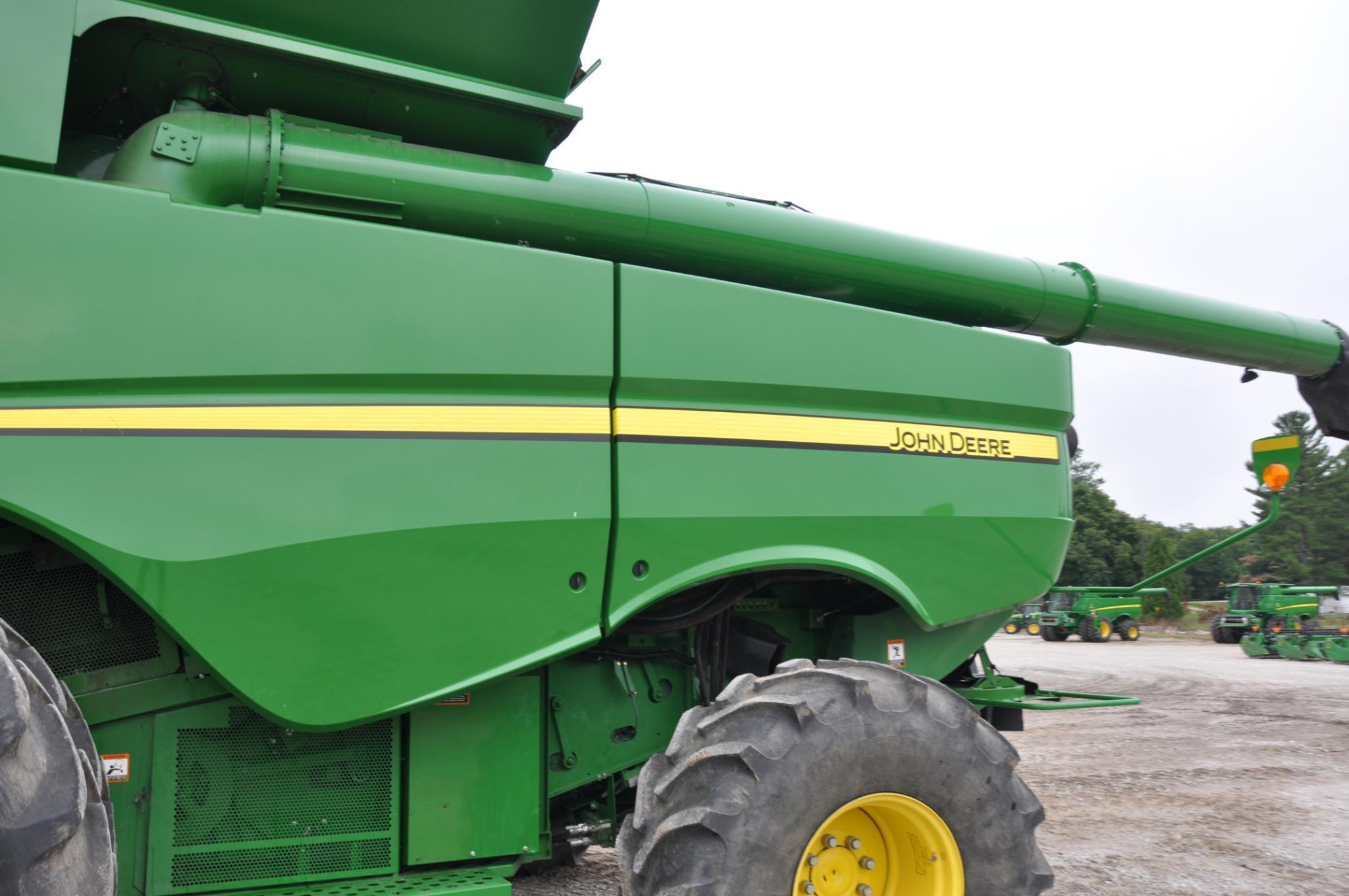 2014 JD S680 4wd combine