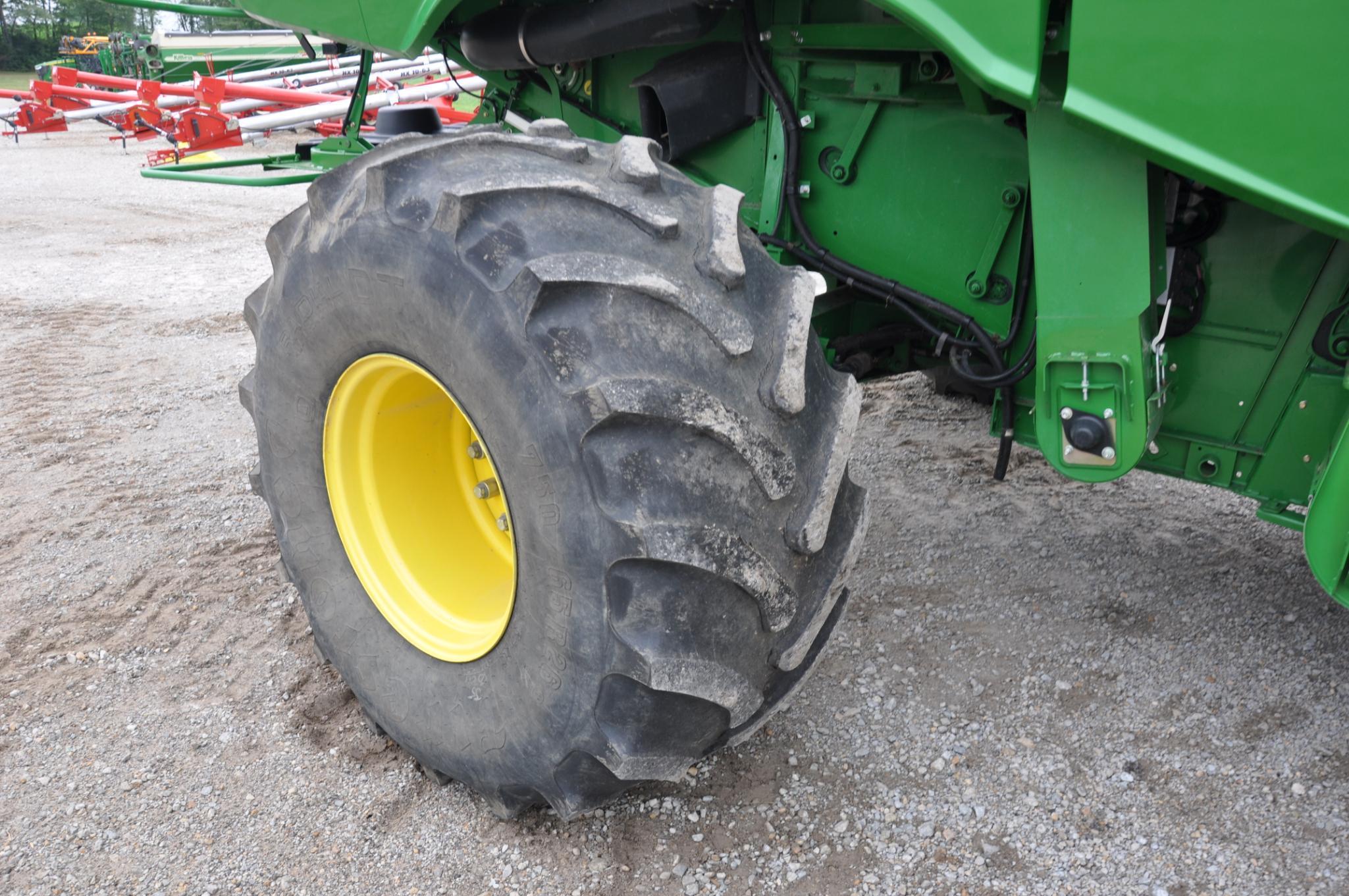 2014 JD S680 4wd combine