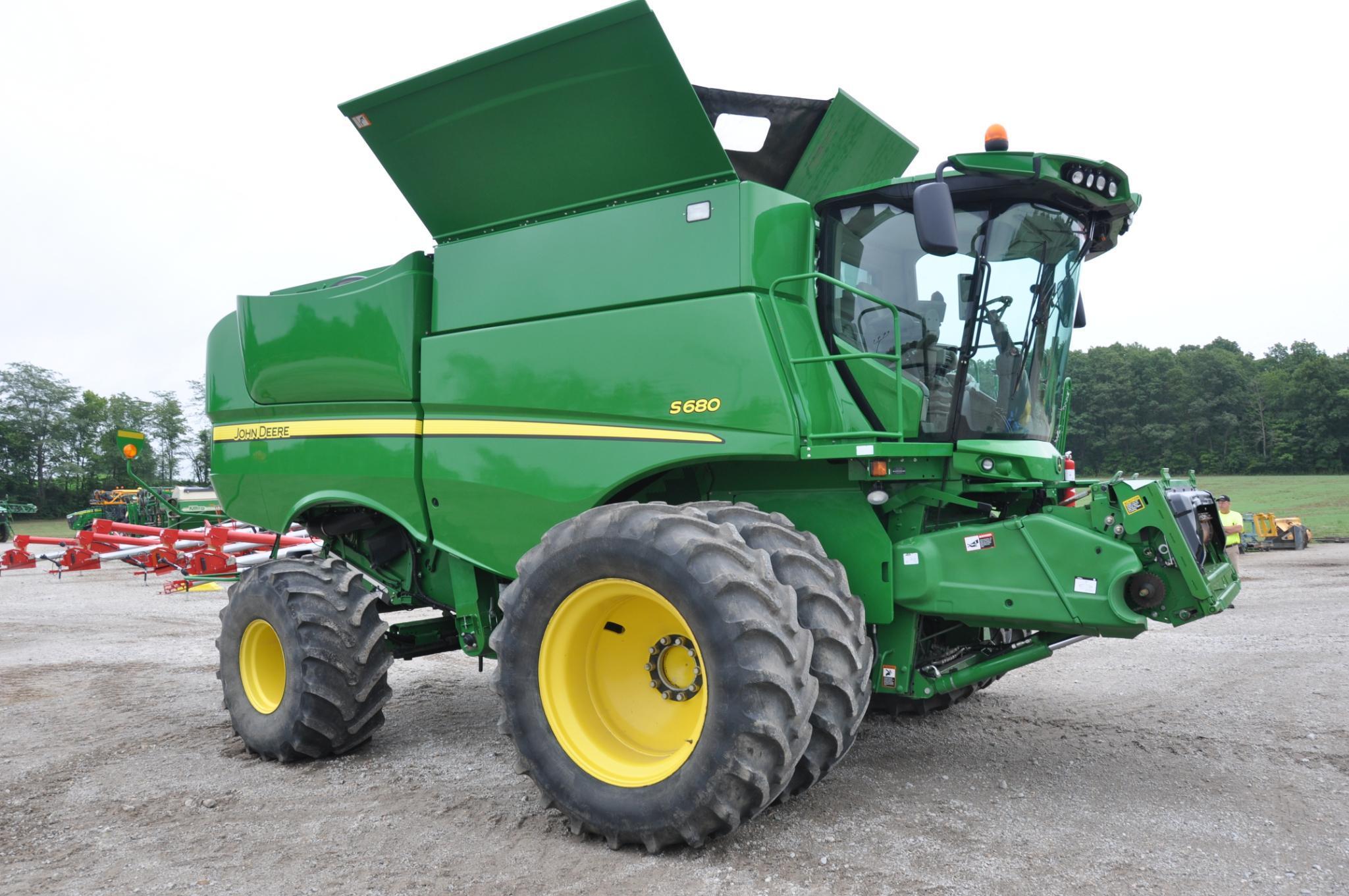 2014 JD S680 4wd combine