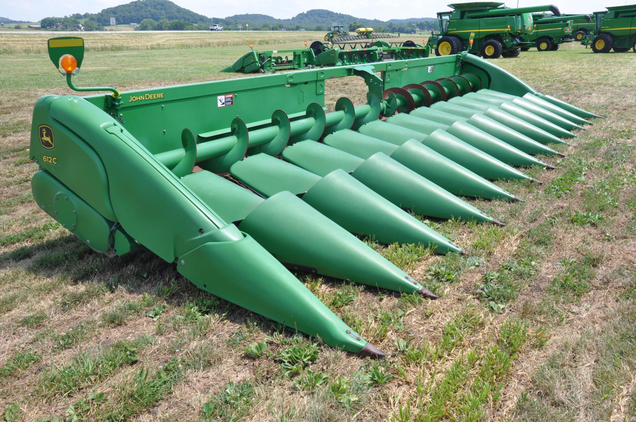 2013 JD 612C 12 row 30" corn head