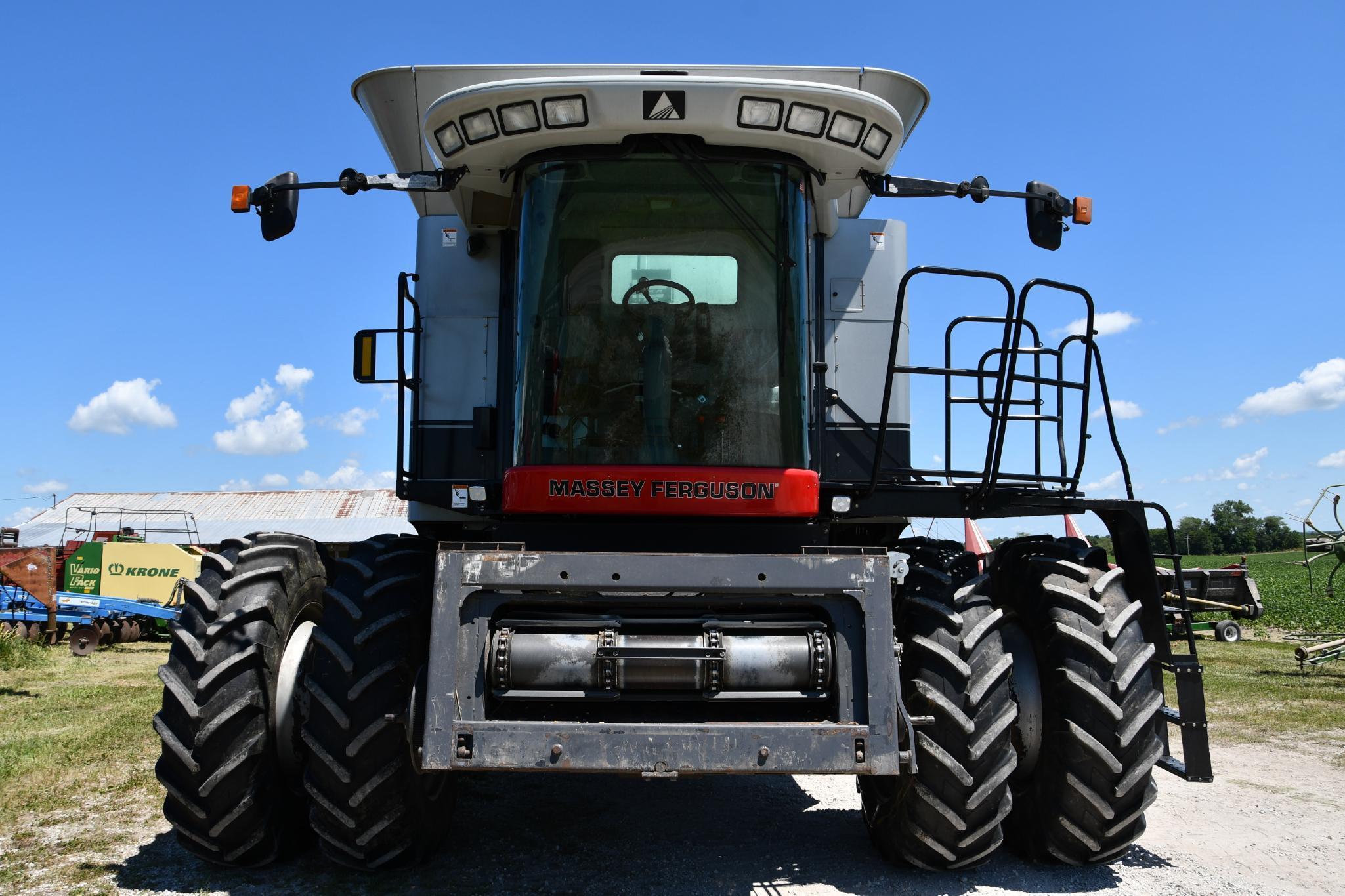 2008 Gleaner A85 4wd combine