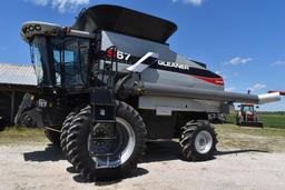 2011 Gleaner S67 "Super Six" 4wd combine