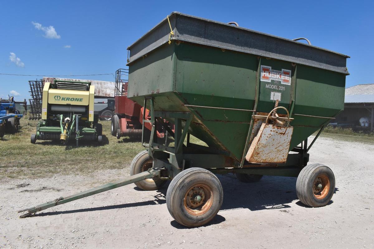 Huskee model 225 gravity wagon