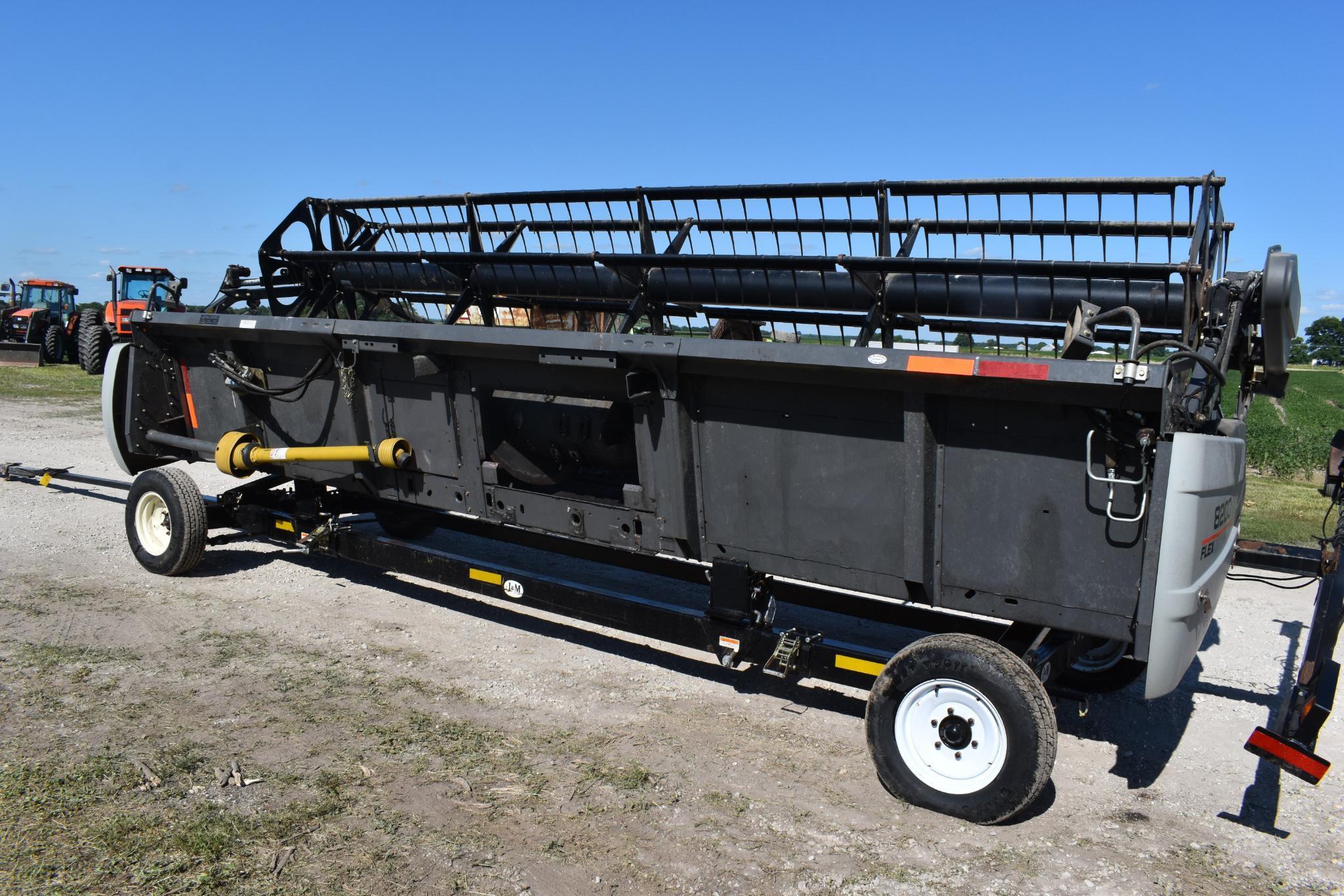 2010 Gleaner 8200 Flex 20' platform