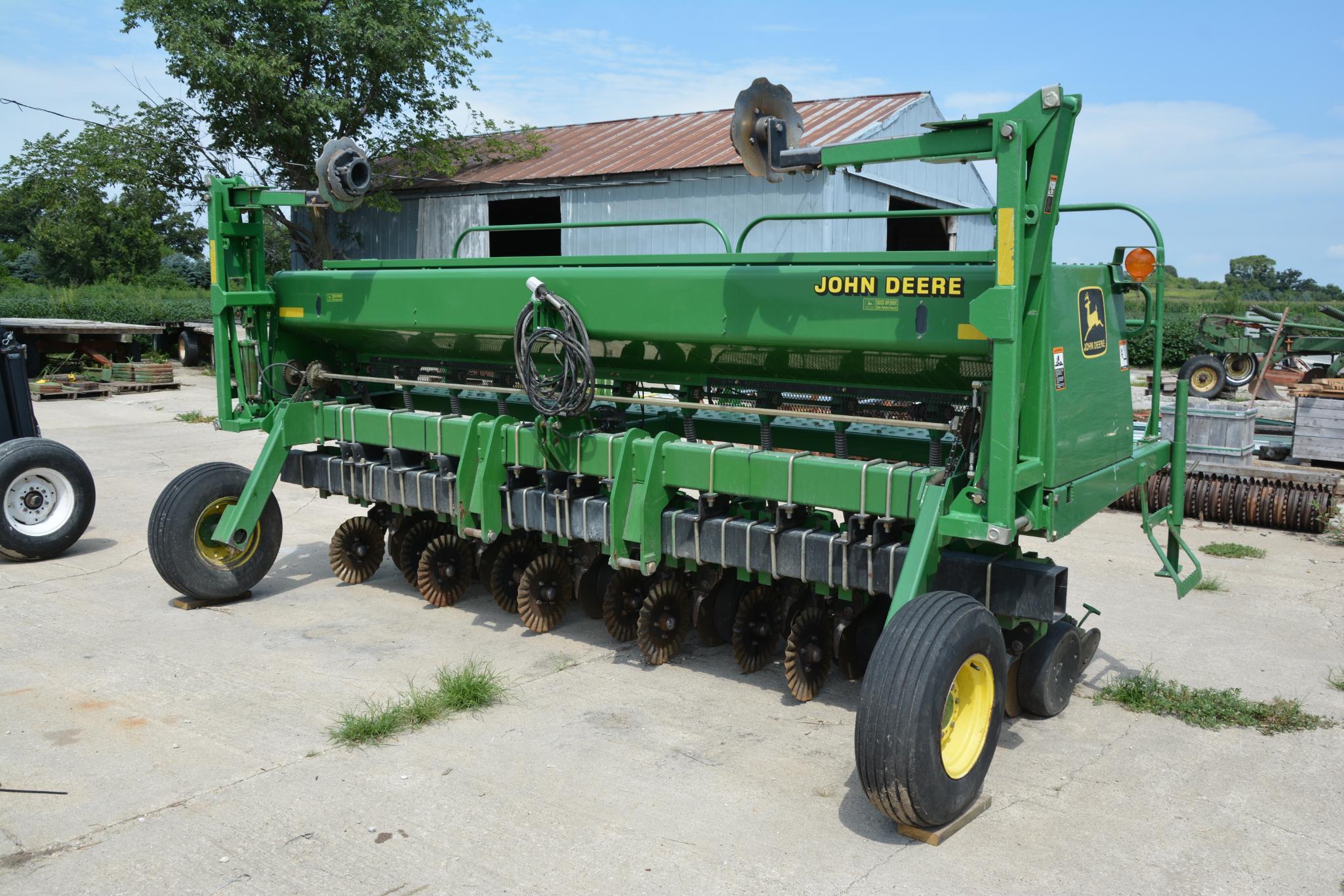 1998 John Deere 1530 15' 3-pt. no-till drill