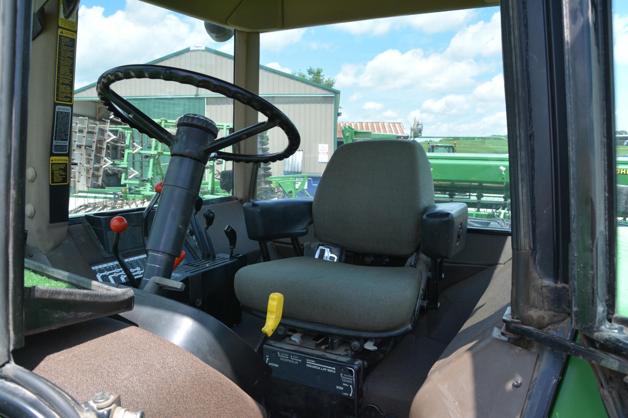 1992 John Deere 4760 2wd tractor