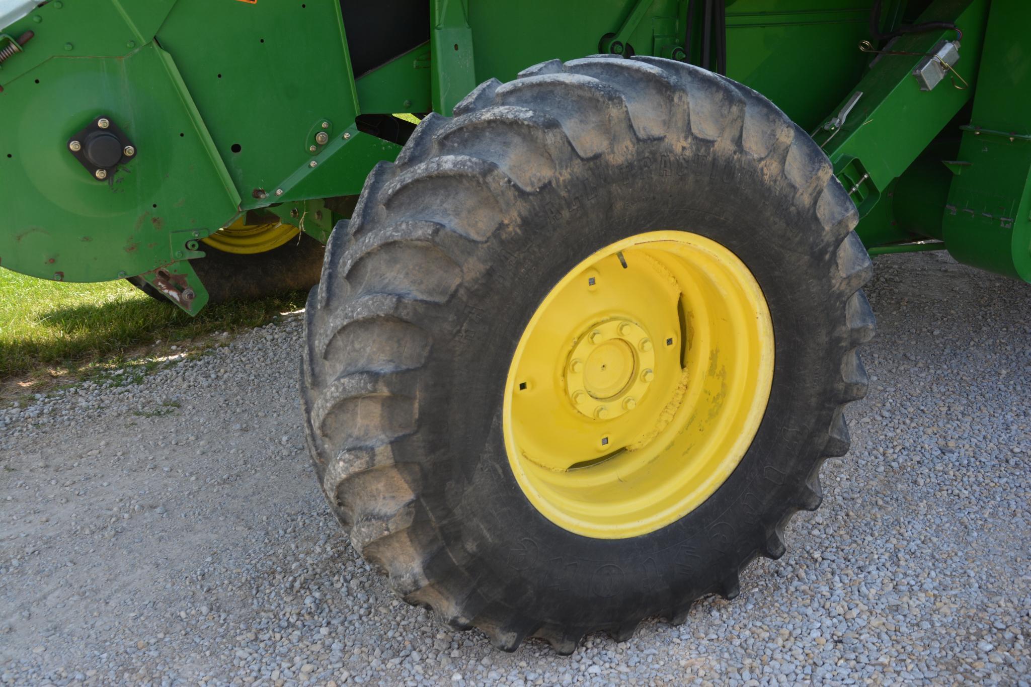 2001 John Deere 9650 STS 2wd combine