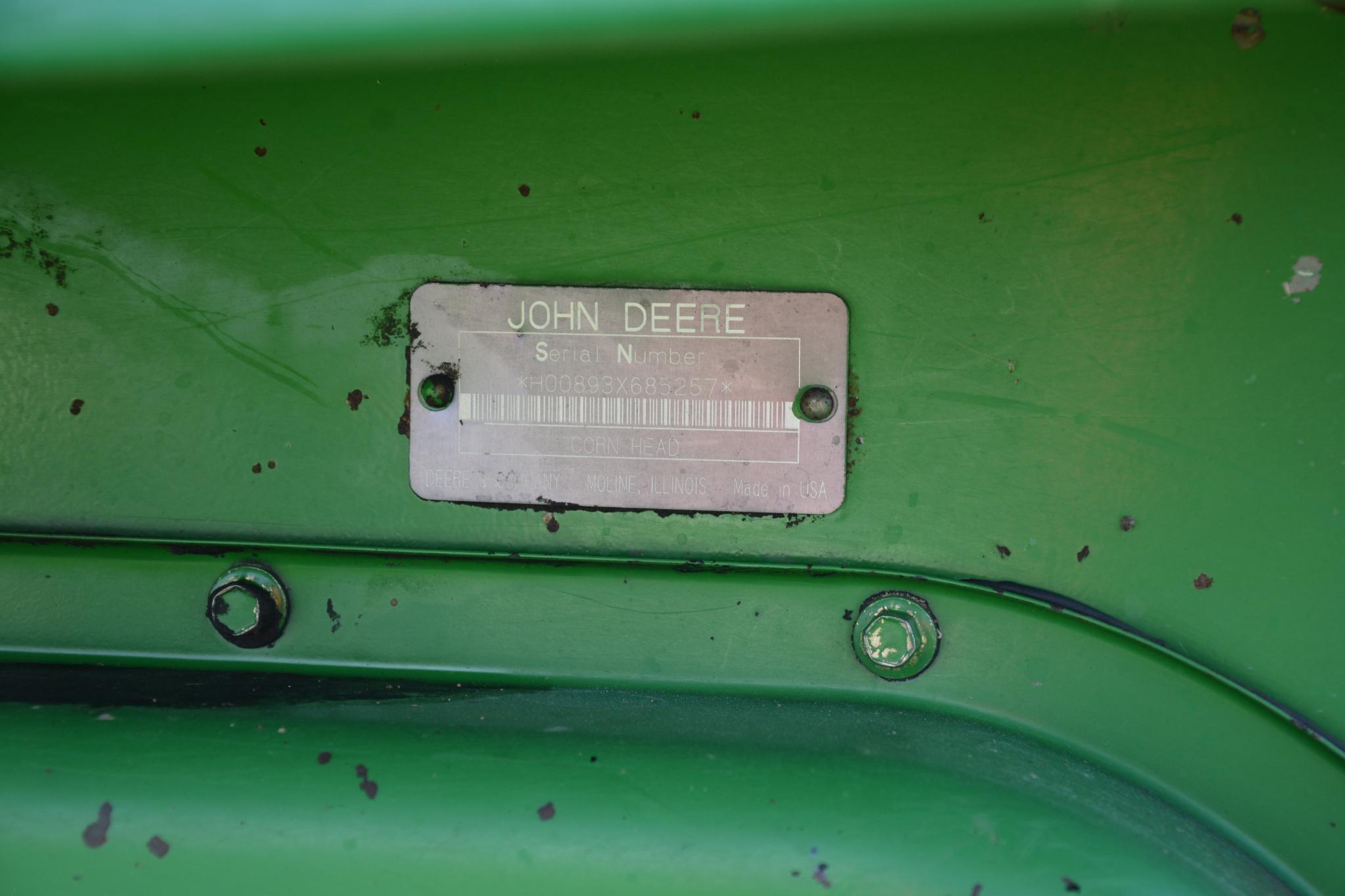 2000 John Deere 893 8 row 30" corn head