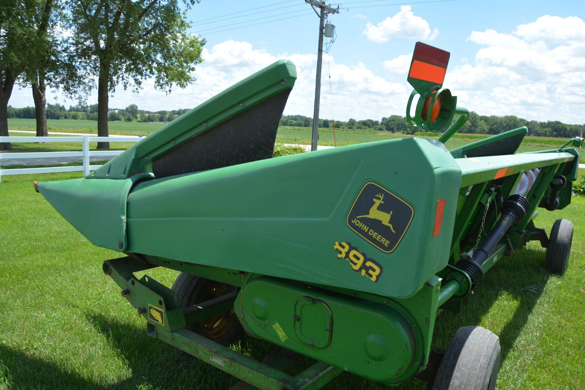 2000 John Deere 893 8 row 30" corn head