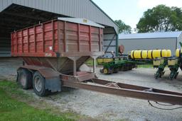 1984 Omaha Standard 400 bu. pup grain trailer