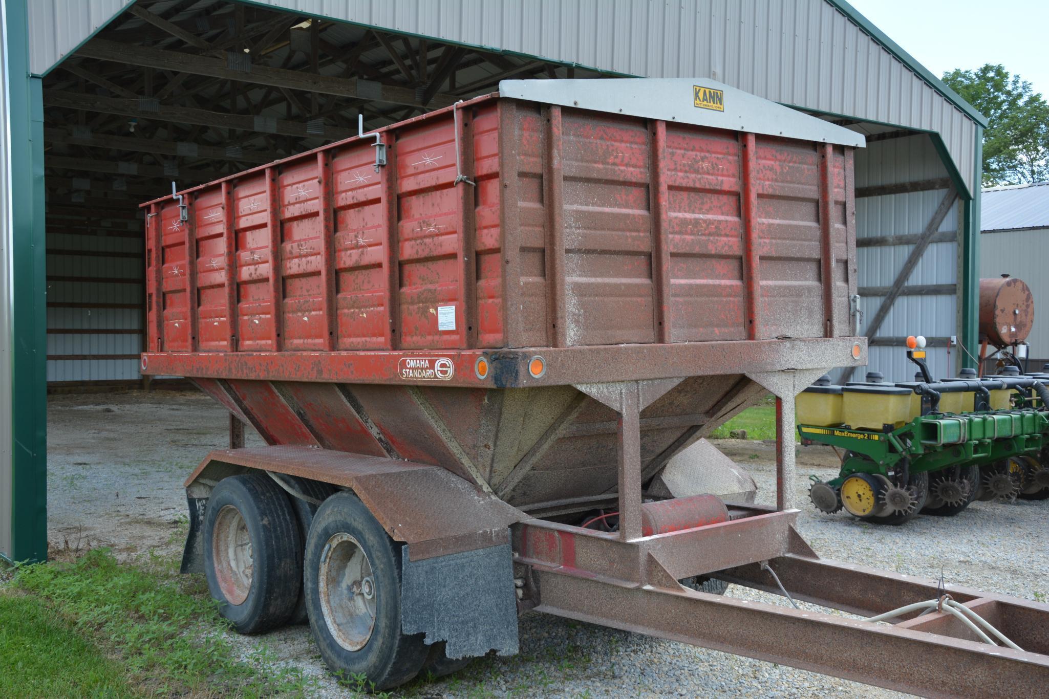 1984 Omaha Standard 400 bu. pup grain trailer