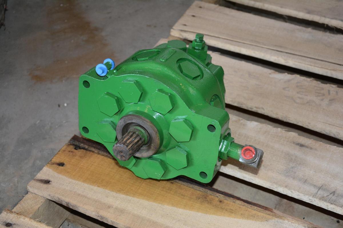 John Deere Hydraulic pump