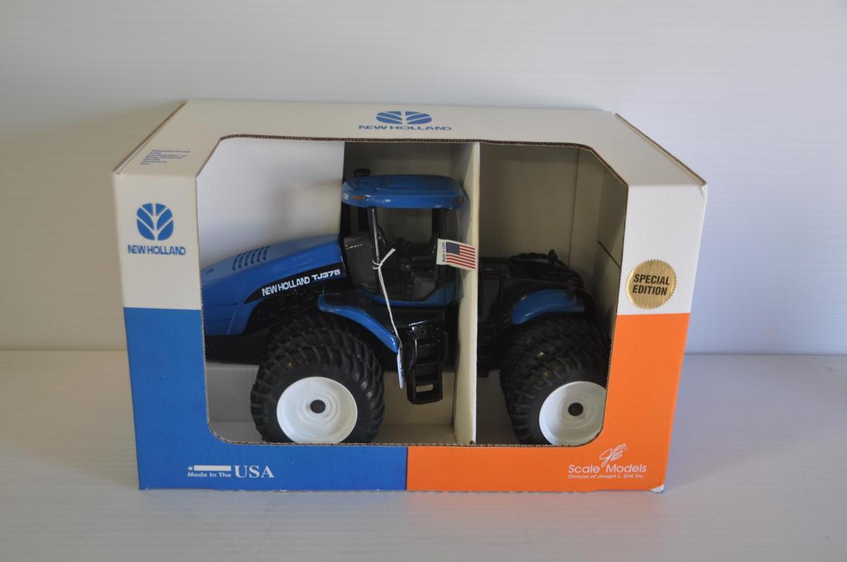 Scale Models 1/16 Scale New Holland TJ375 4-Wheel Drive Tractor, Triples, 2001 Farm Progress Show