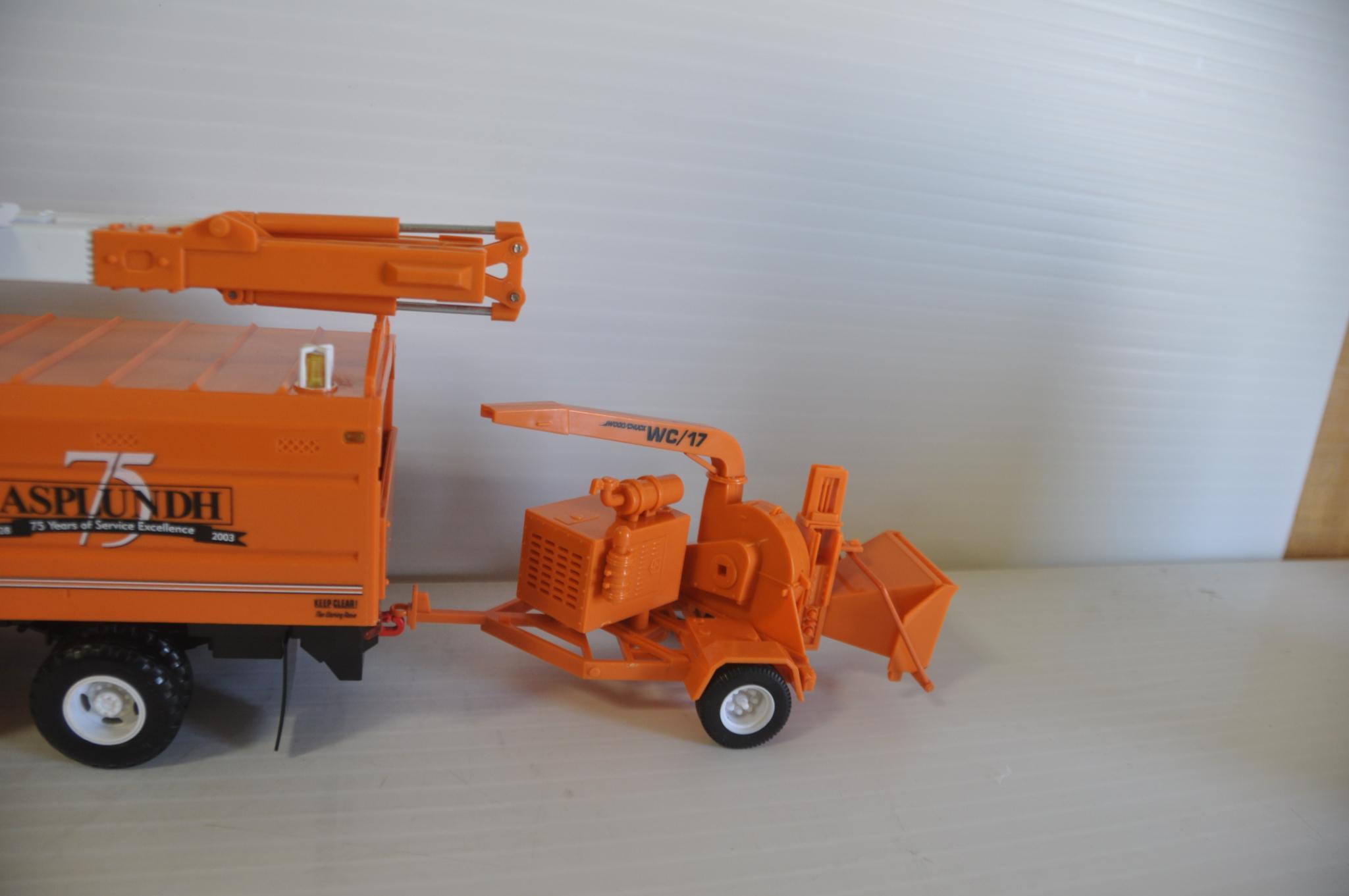 DG Productions ASPLUNDH Plastic Bucket Truck