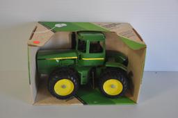 Ertl 1/16 Scale John Deere 4-Wheel Drive Toy Tractor