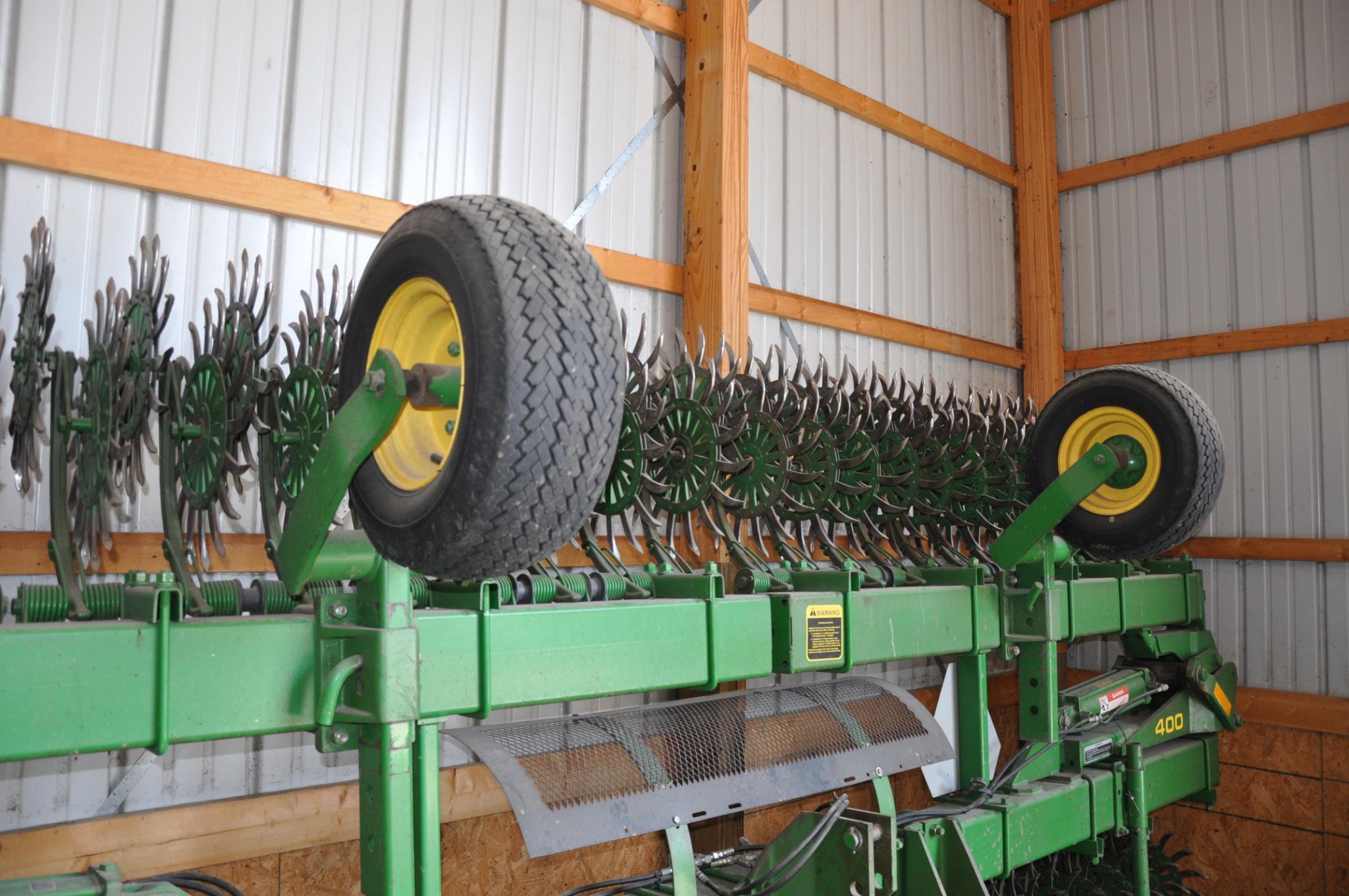 JD 400 30' rotary hoe