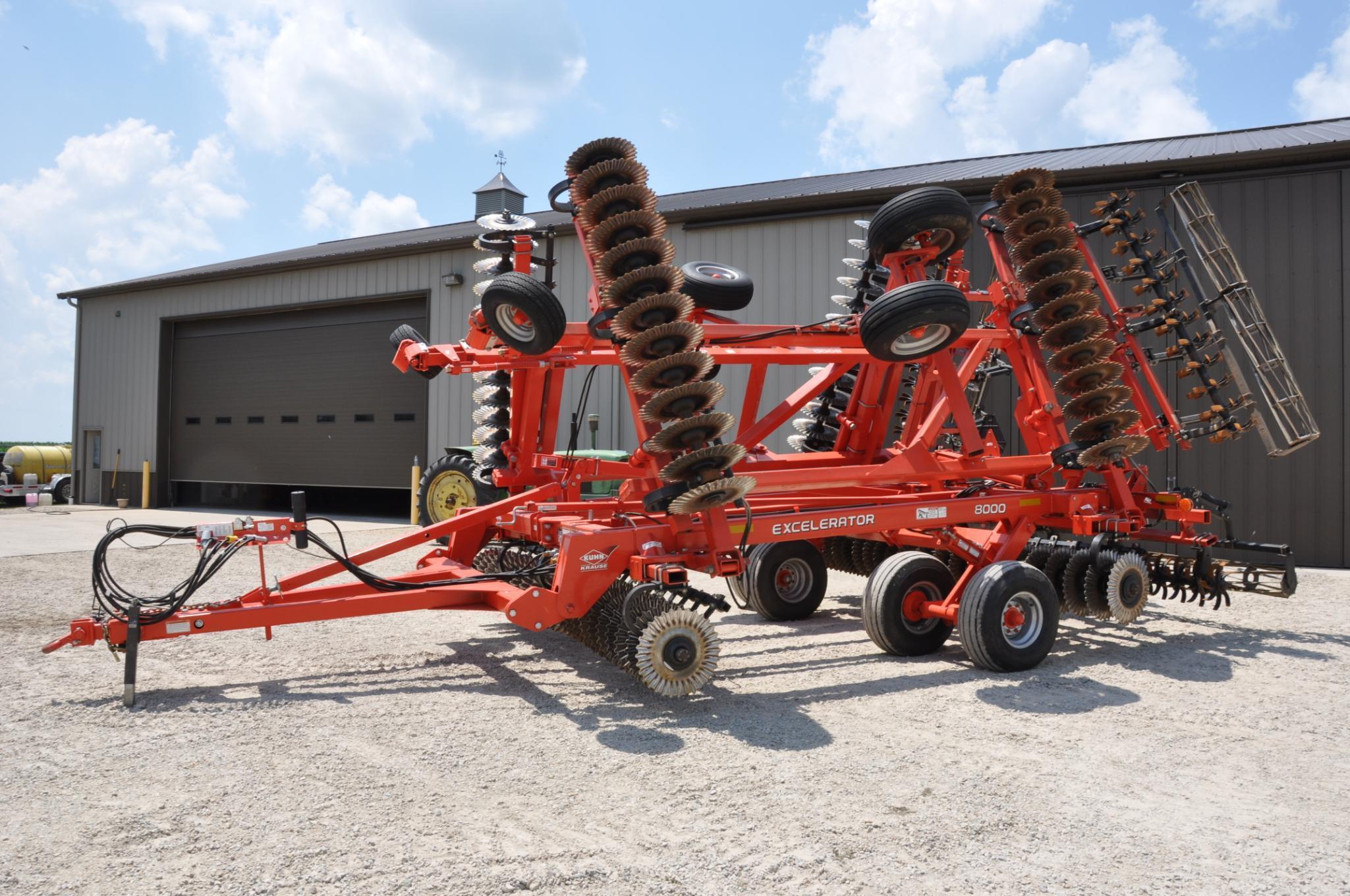 2012 Kuhn-Krause 8000 30' Excelerator vertical tillage tool