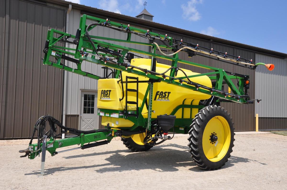 2012 Fast 9613 80' pull-type sprayer