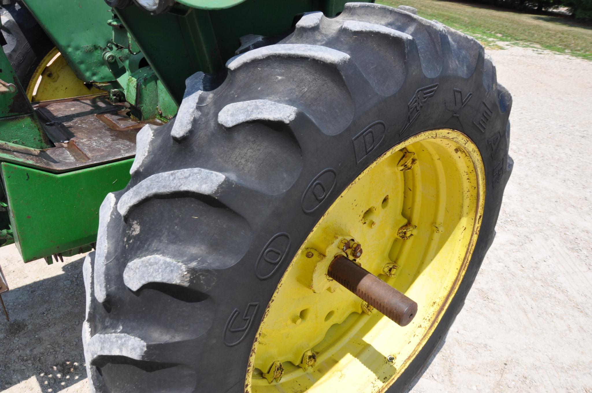 1967 JD 3020 2wd tractor