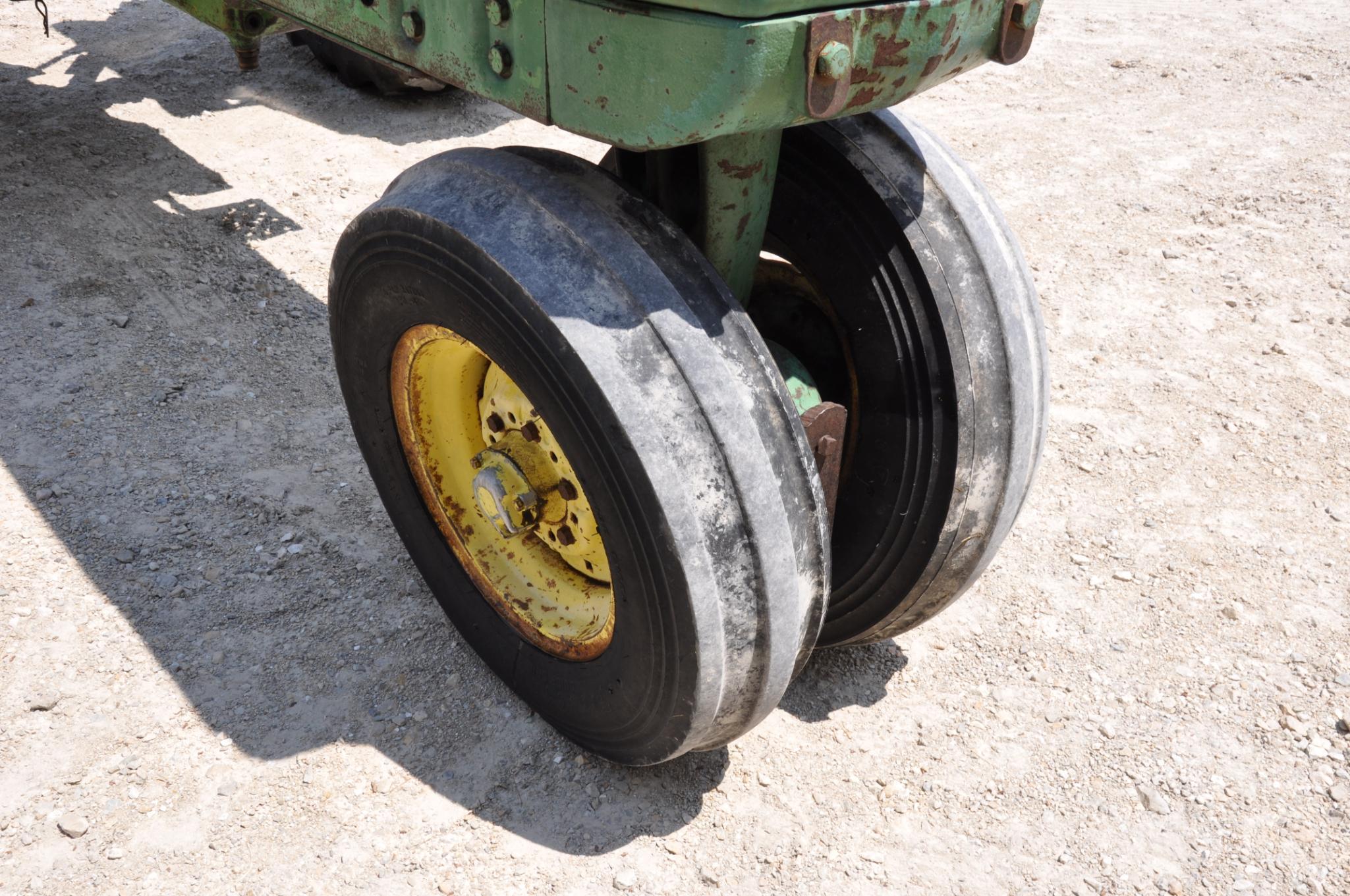 1967 JD 3020 2wd tractor