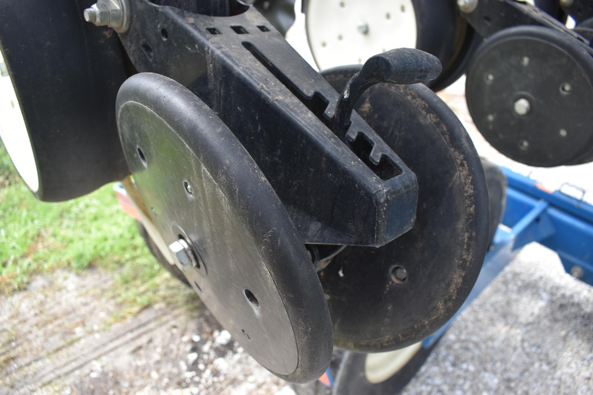 2009 Kinze 3600 12/23 planter