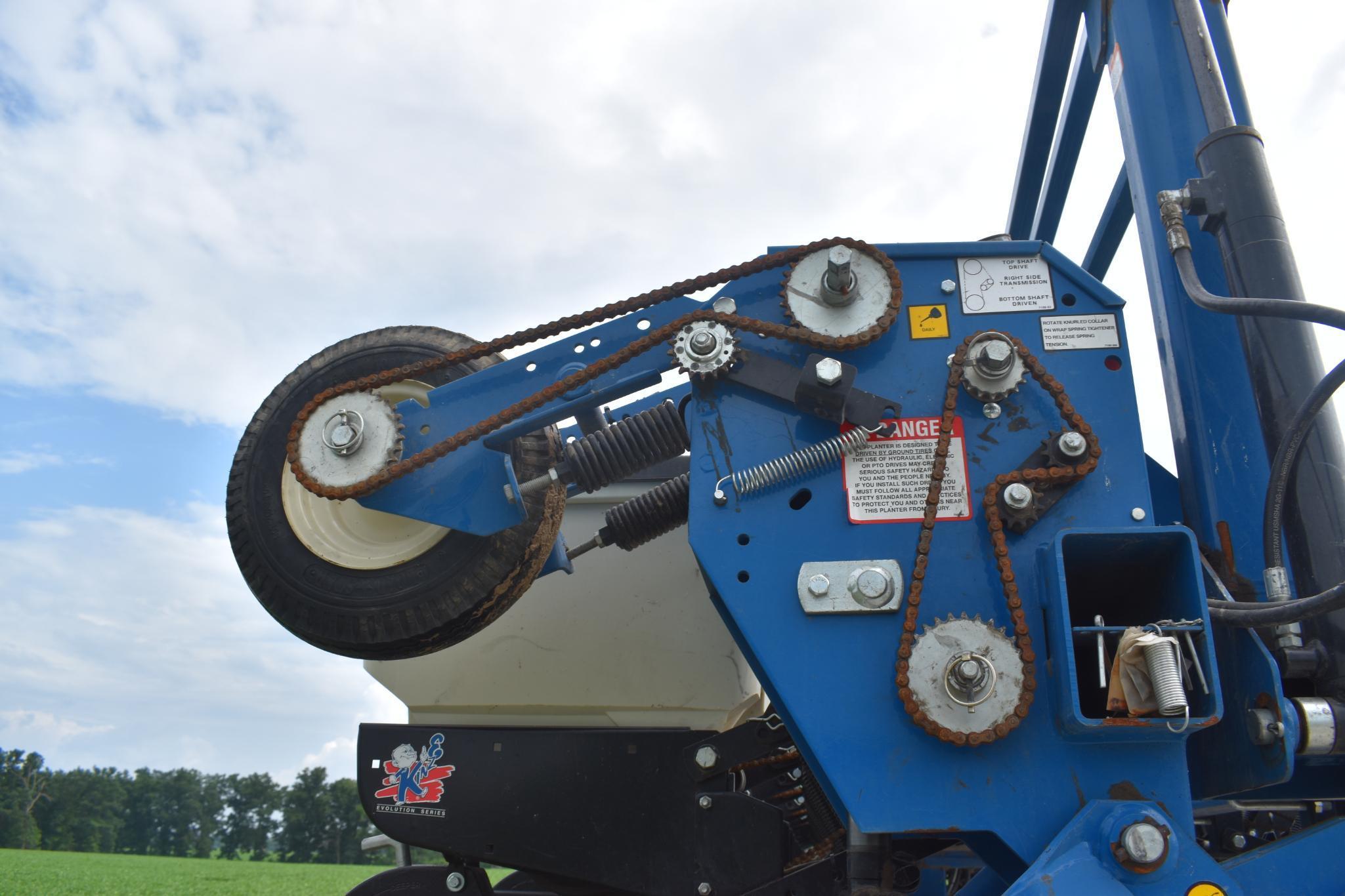 2009 Kinze 3600 12/23 planter