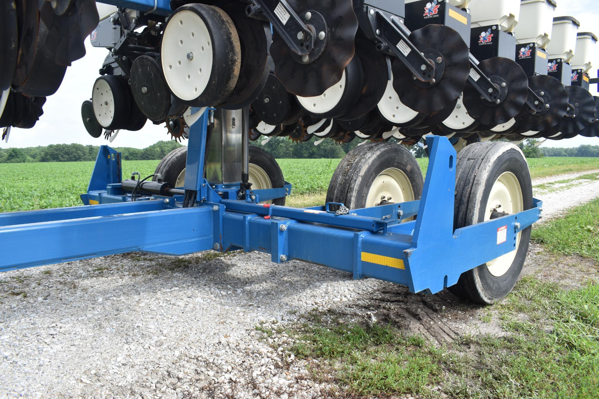 2009 Kinze 3600 12/23 planter