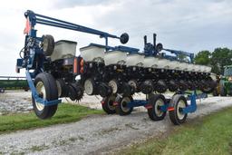 2009 Kinze 3600 12/23 planter