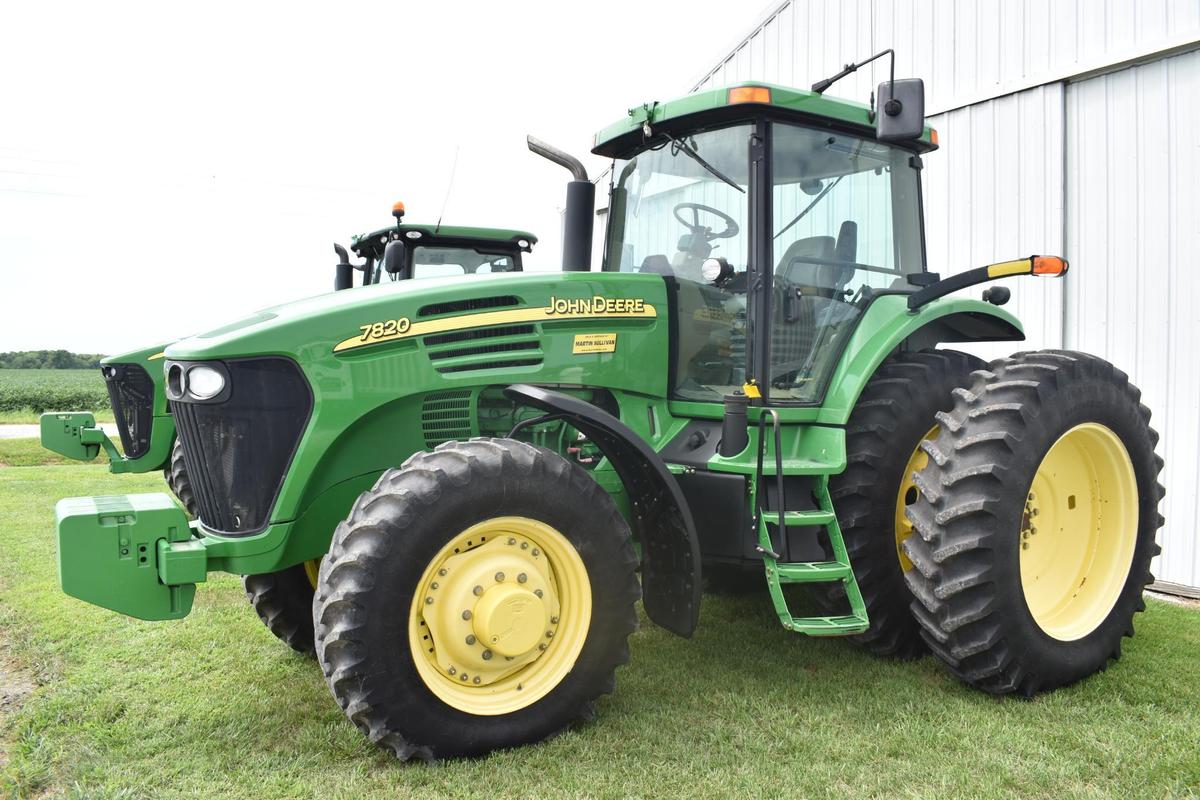 2005 John Deere 7820 MFWD tractor