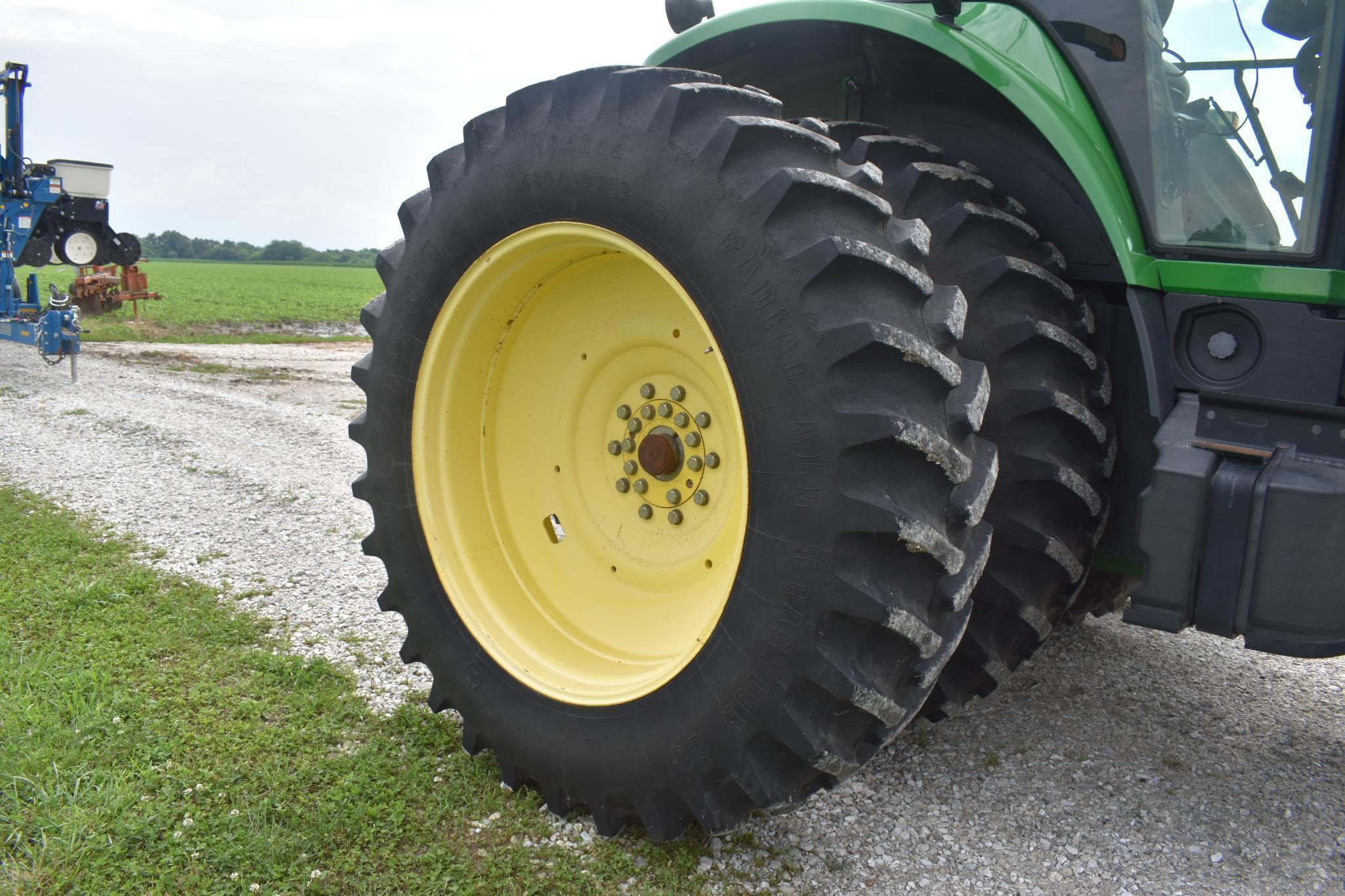 2005 John Deere 7820 MFWD tractor