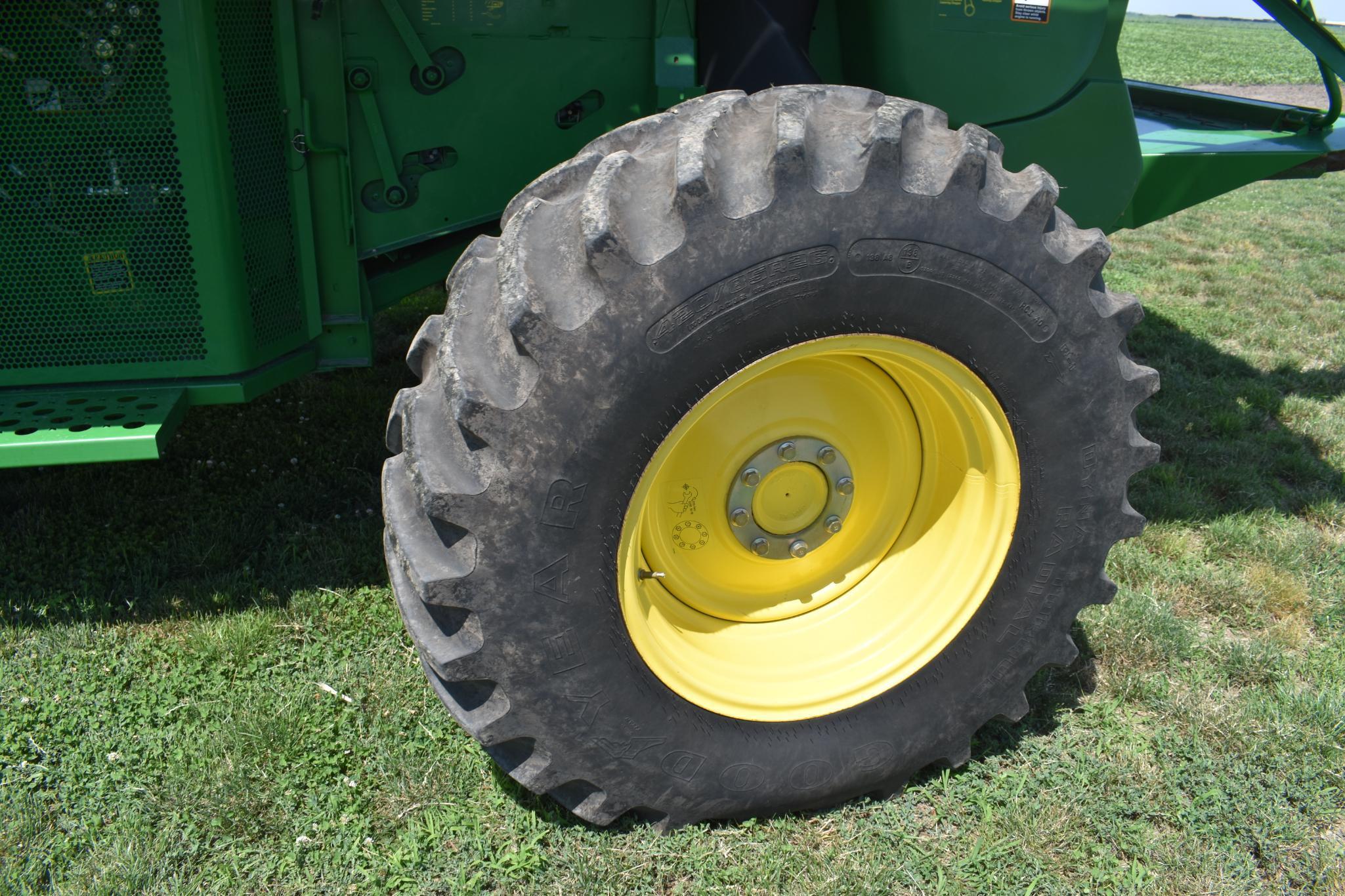 2007 John Deere 9560STS 2wd combine