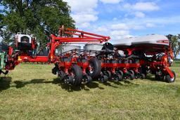 2014 Case IH 1255 16 row 30" planter