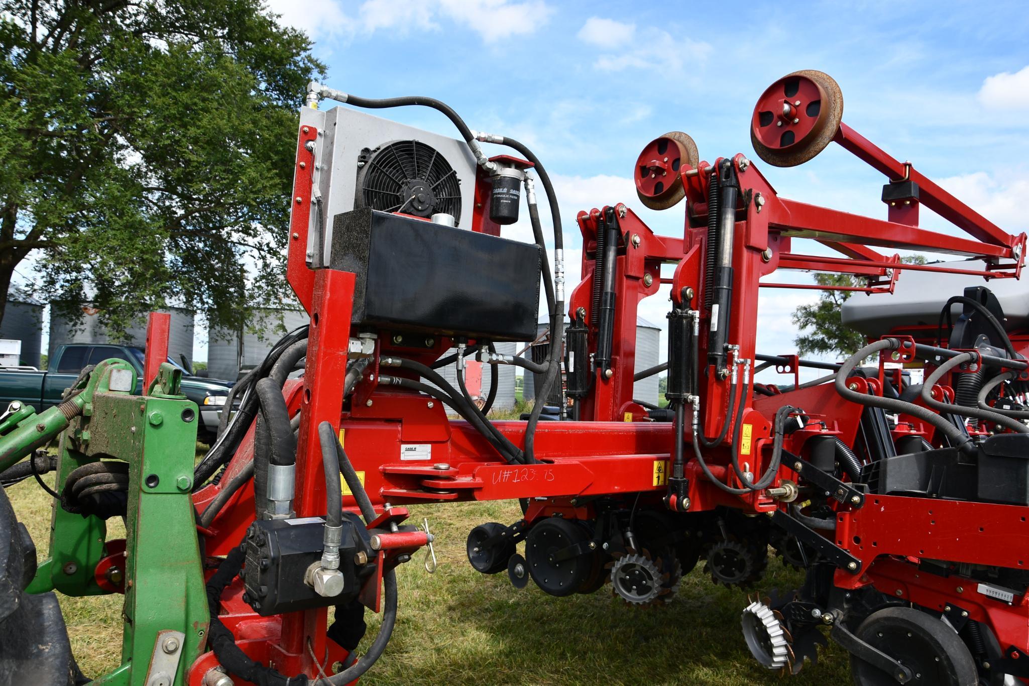 2014 Case IH 1255 16 row 30" planter