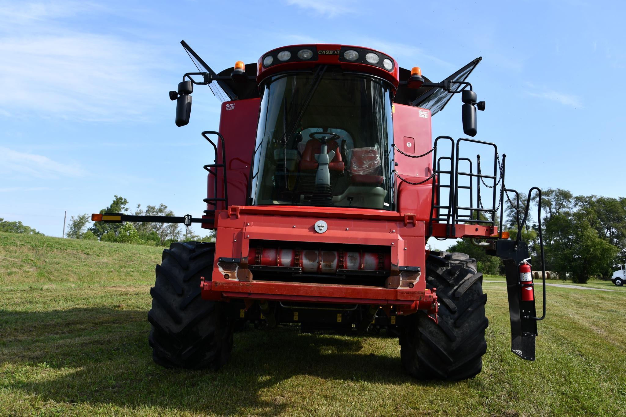 2012 Case IH 8230 4wd combine