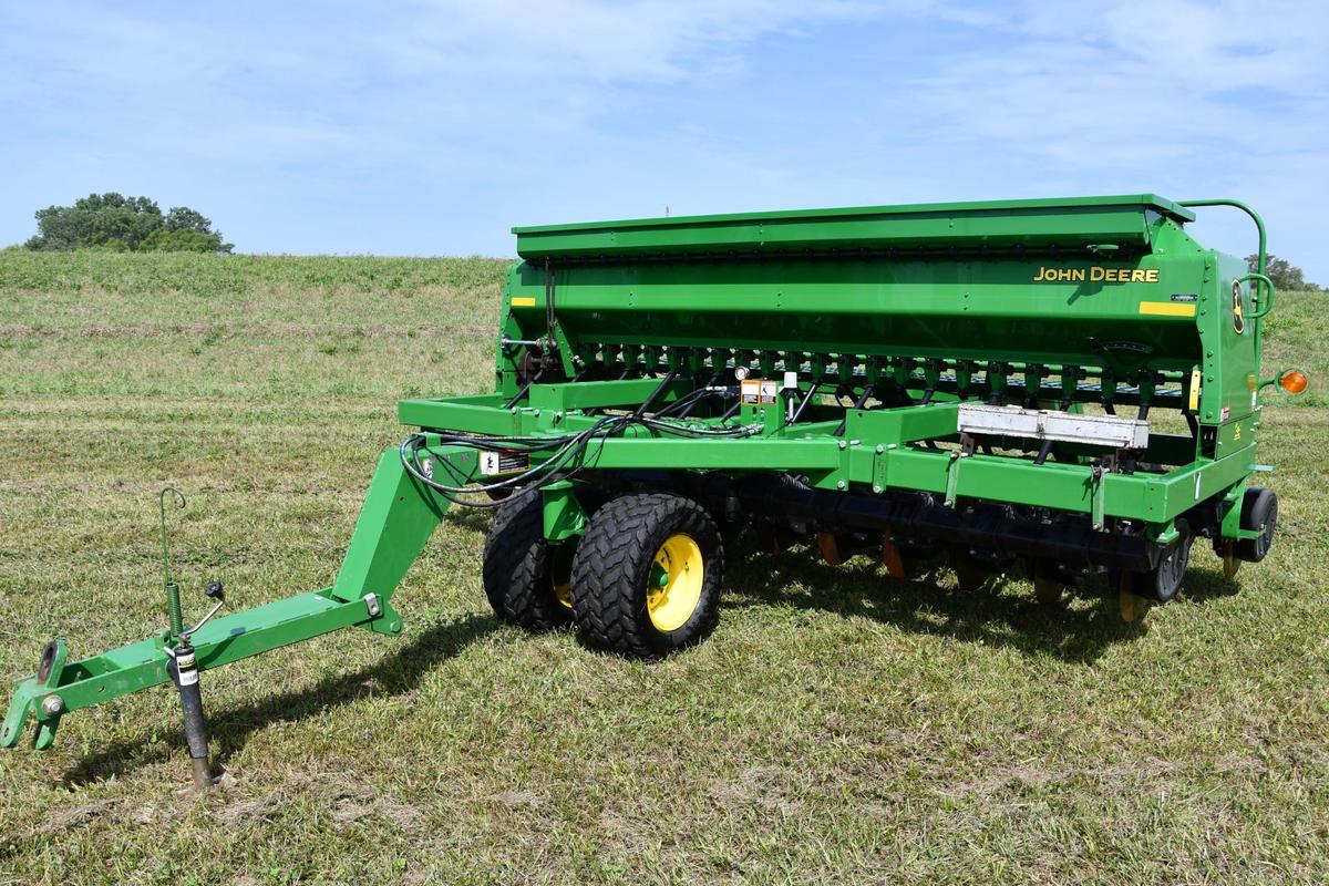 2014 John Deere 1590 15' no-till drill