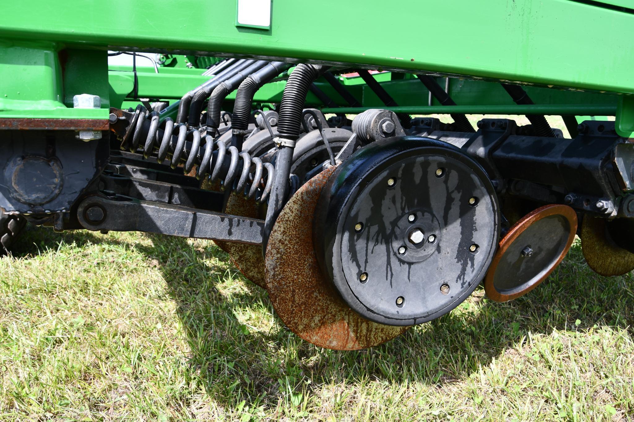 2014 John Deere 1590 15' no-till drill