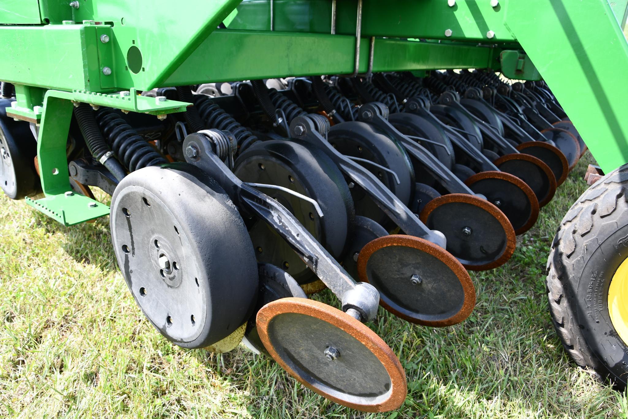 2014 John Deere 1590 15' no-till drill