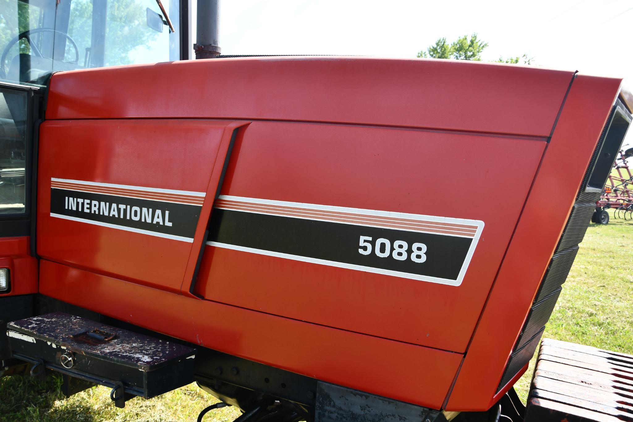 1983 International 5088 2wd tractor