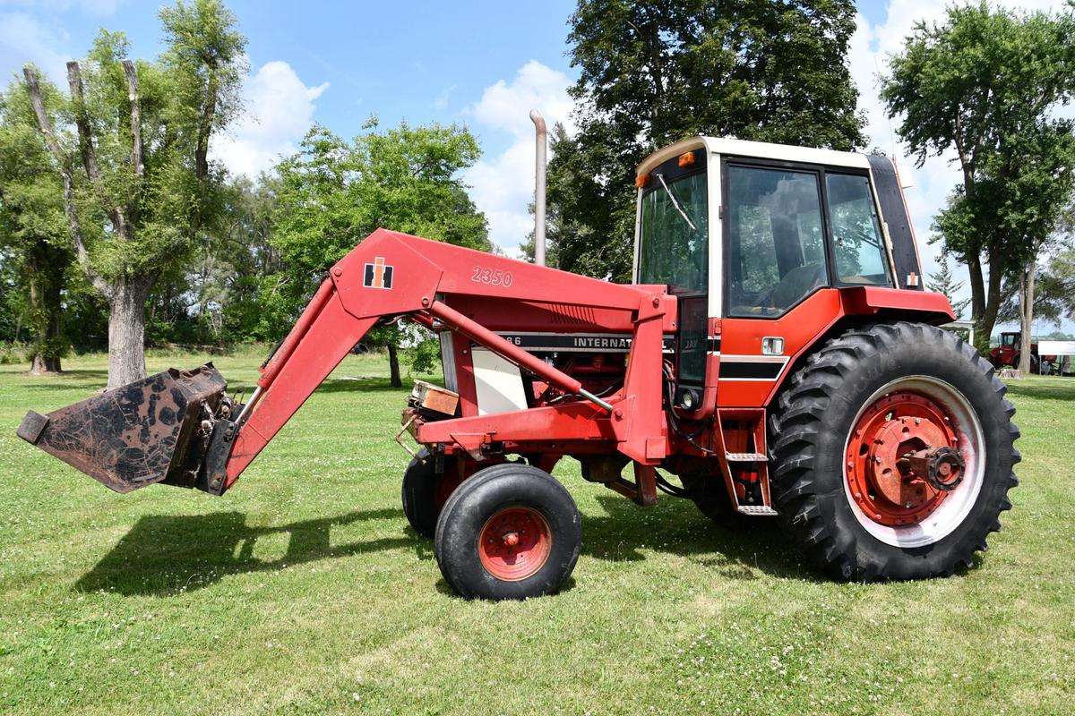 1980 International 1086 2wd tractor